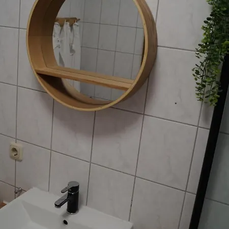 24 Modern & Gemuetlich 公寓 *